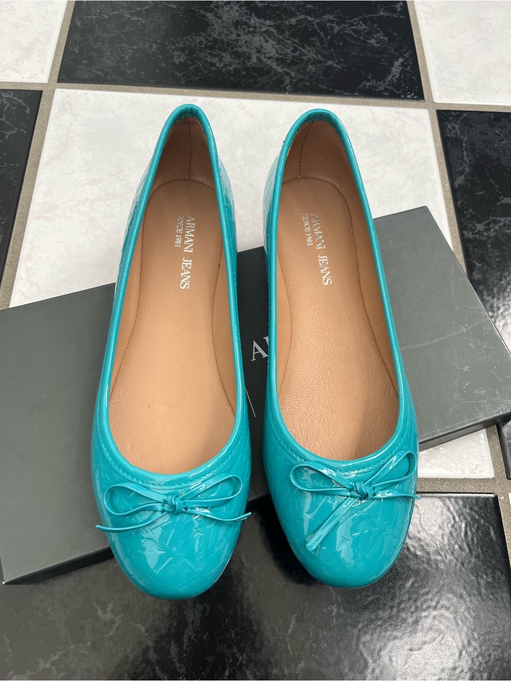 NIB 100% AUTH Armani Jeans Turquoise Patent Ballet Flats with Bow Sz 36